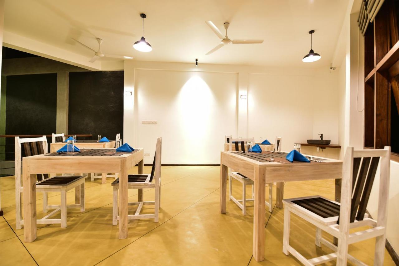 דיקוולה Hiriketiya Beach Hostels מראה חיצוני תמונה