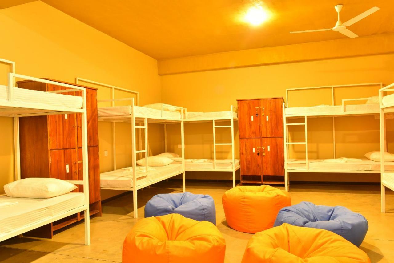 דיקוולה Hiriketiya Beach Hostels מראה חיצוני תמונה