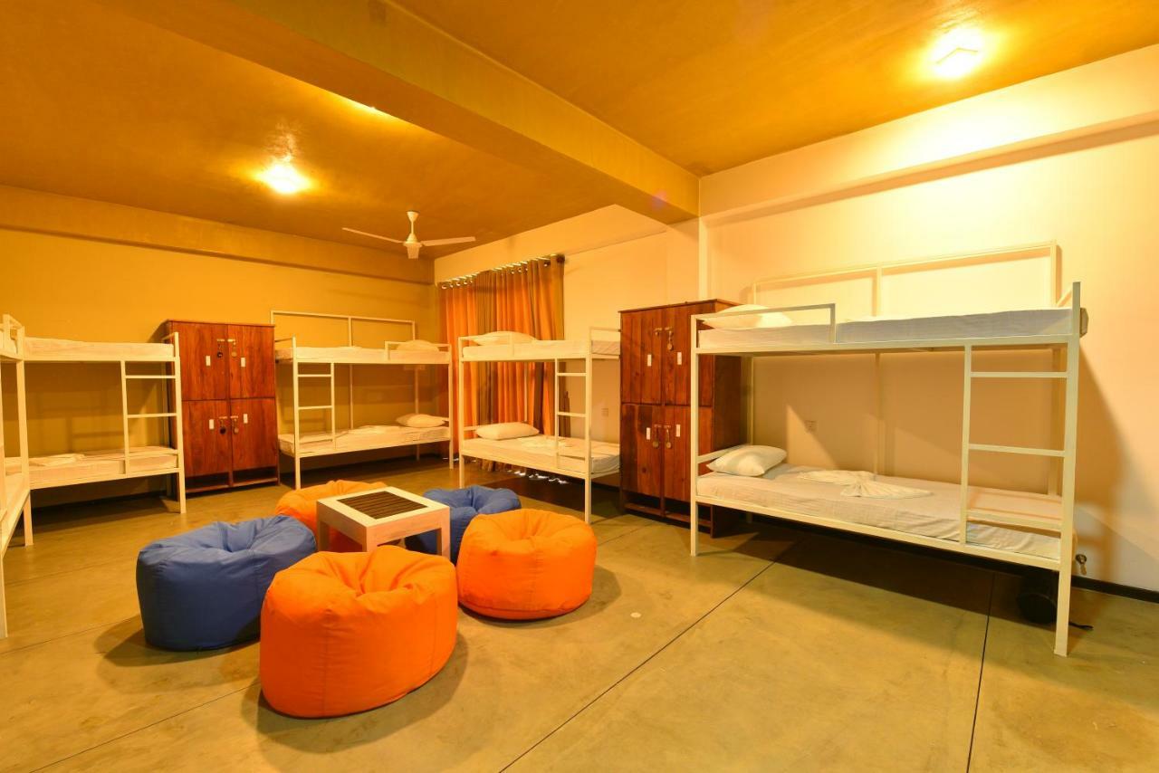 דיקוולה Hiriketiya Beach Hostels מראה חיצוני תמונה